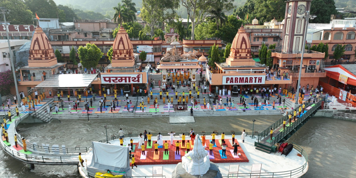 Afternoon Yoga Class at Ashram in India with Peaceful Vibes Afternoon Yoga Class India