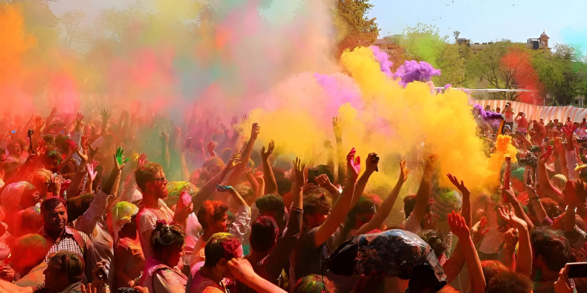 Colorful Traditional Holi in Rajasthan – Holika Dahan, Dhulandi Colorful Traditional Holi