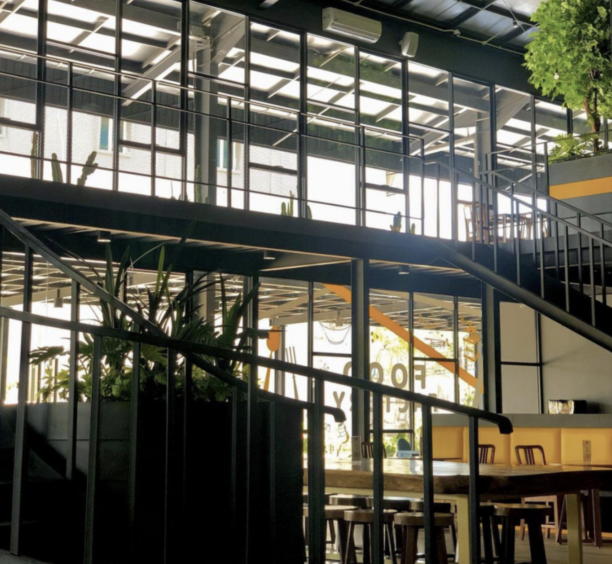 Dekorasi minimalis ala industrial Warung Wakaka Dekorasi minimalis ala industrial Warung Wakaka