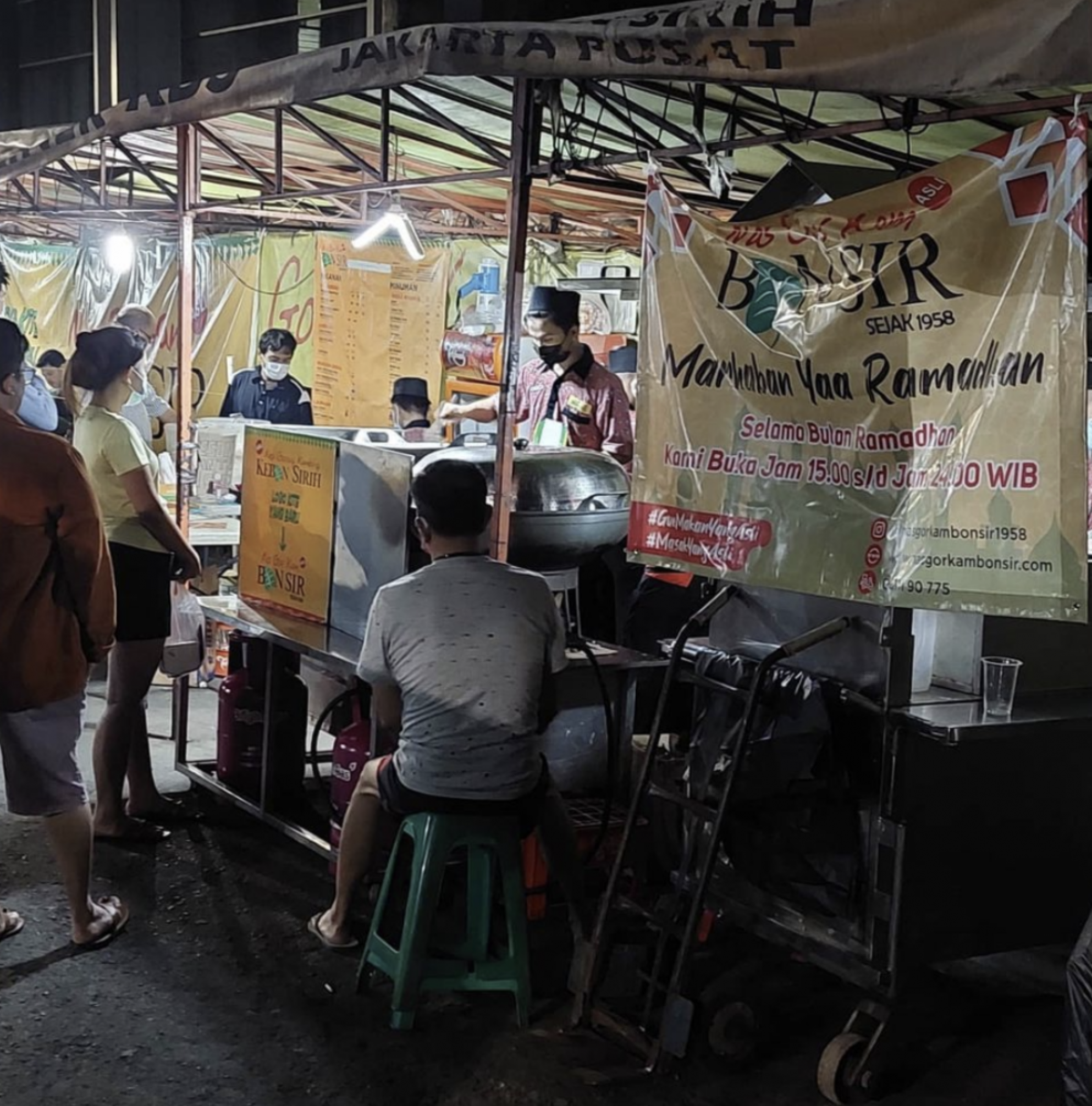 Kulineran malam di Jakarta Pusat Kulineran malam di Jakarta Pusat