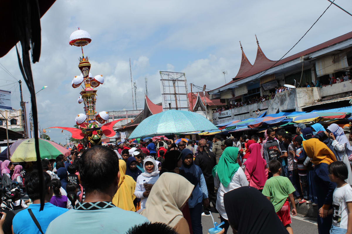 Tabuik dihoyak warga di Pariaman, Sumatera Barat (2018)