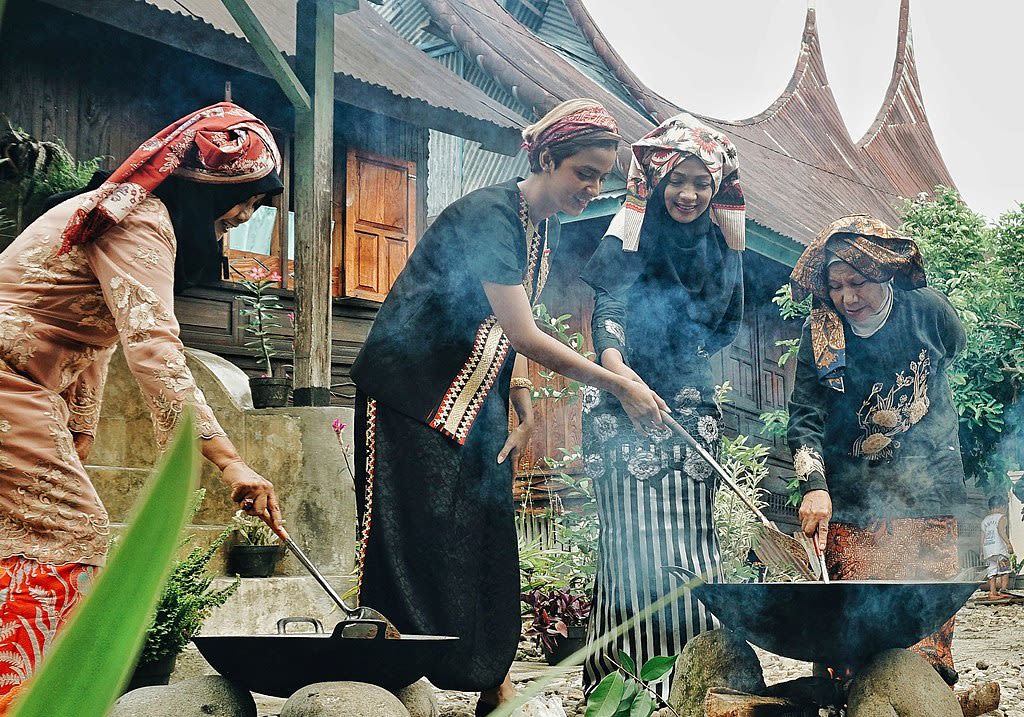 Jangan Lupa Coba 10 Makanan Ini Saat Traveling Ke Sumatera ...