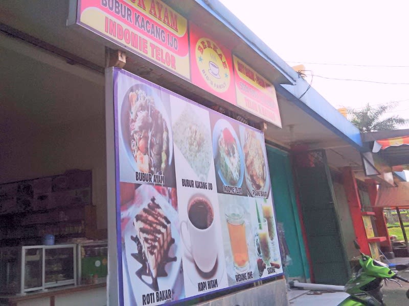 Warkop 'burjo' Berkah, salah satu warung kopi dan mie rebus milik orang Kuningan. Cabangnya tersebar di Jakarta, Bekasi dan Depok