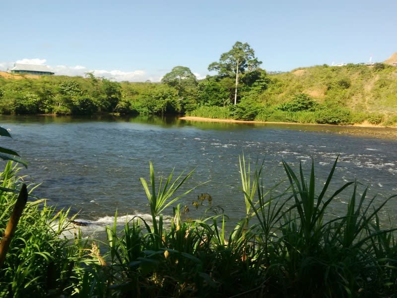 Long Nawang, Perjalanan ke Tapal Batas Negara