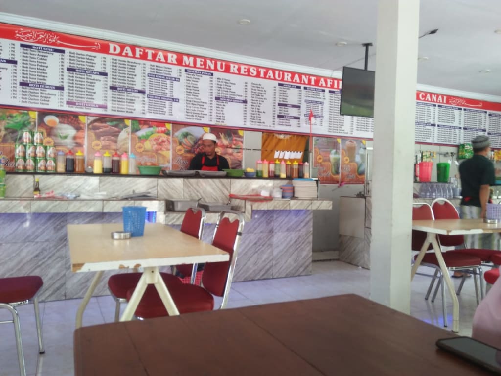 Mencicipi Ratusan Menu Kuliner Roti Canai