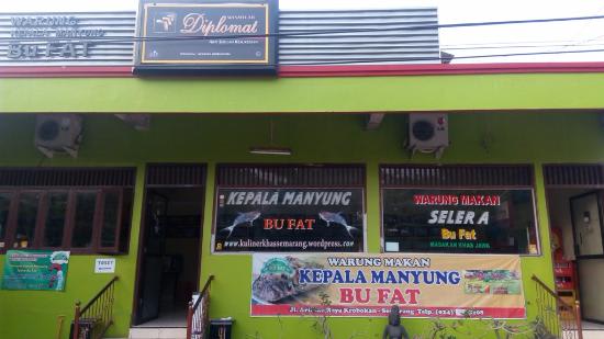 Mangut Kepala Ikan Manyung Bu Fat yang Bikin Lidah Bertekuk Lutut