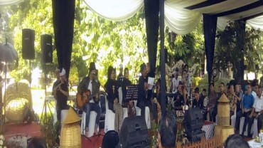 Musik, Puisi, Pencak Silat dan Penari Cantik