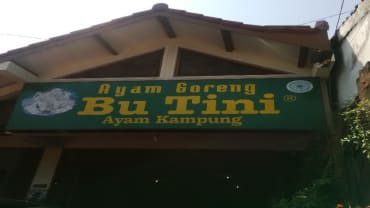 Nguliner ke Ayam Goreng Bu Tini