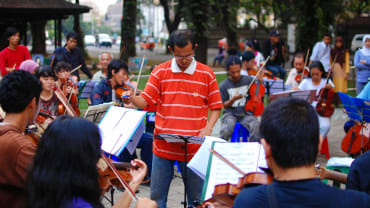 Menyusuri Jakarta, dari Pasar Baru hingga Taman Suropati