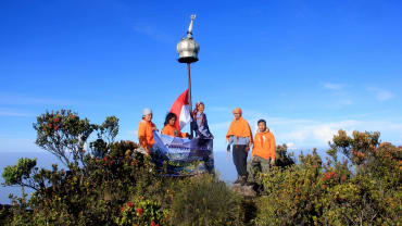 Gunung Talamau, Surga Telaga di Bumi Andalas