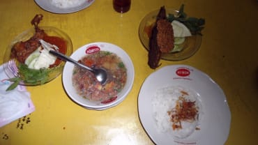 Pondok Makan Cak Tris yang Ngangenin