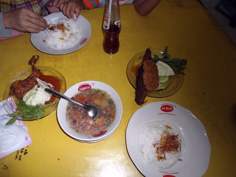 Sop daging Cak Tris yang ngangenin