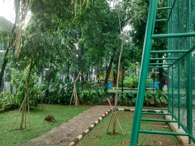 Salah satu sudu RPTRA Taman Sawo yang resik dan teduh