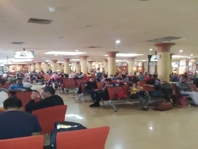 Ruang tunggu penumpang di Bandara Adisutjipto, Sleman