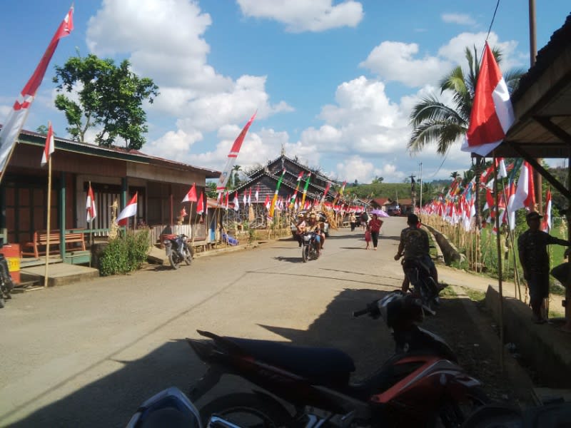 Salah satu sudut Desa Long Nawang, menjelang 17 Agustusan