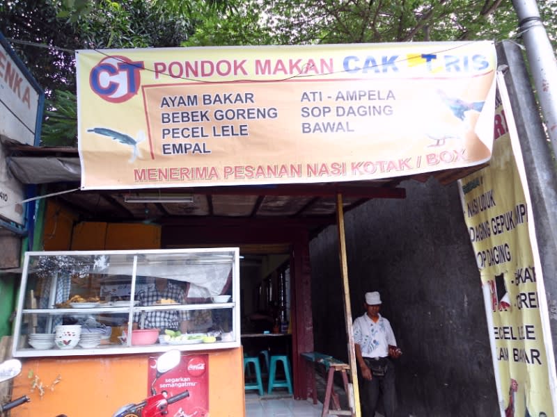 Pondok Makan Cak Tris di Jalan Cipete Raya, Jakarta Selatan