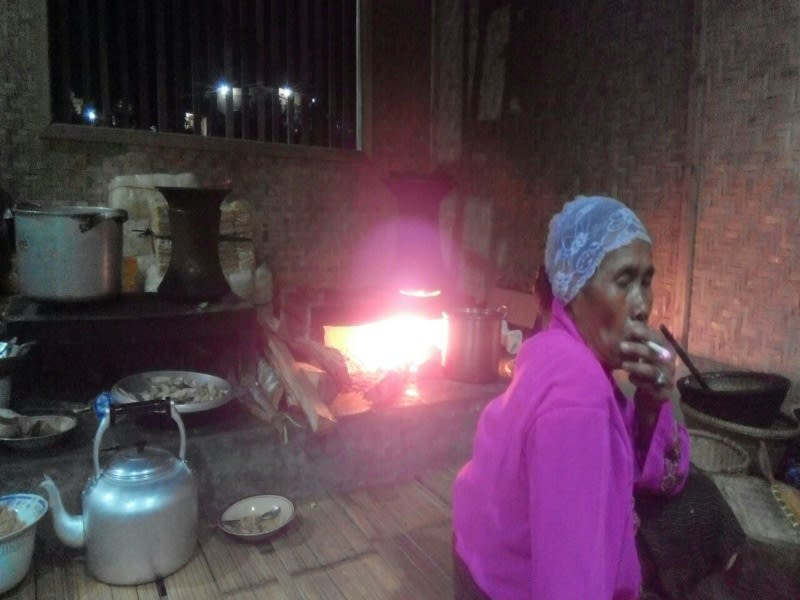 Dapur di Imah Gede Abah Usep, peralatannya masih serba tradisional