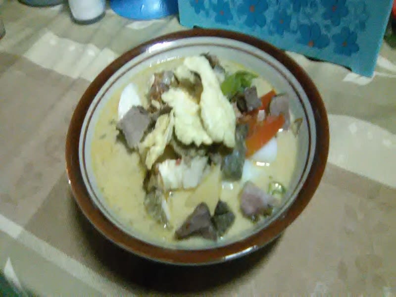 Empal Gentong Mang En, empal pengobat rindu