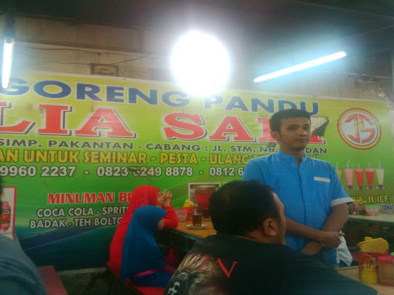 Warung nasi goreng Julia Sari di Jalan Pandu, Medan, pelanggannya Gubernur dan Wali Kota