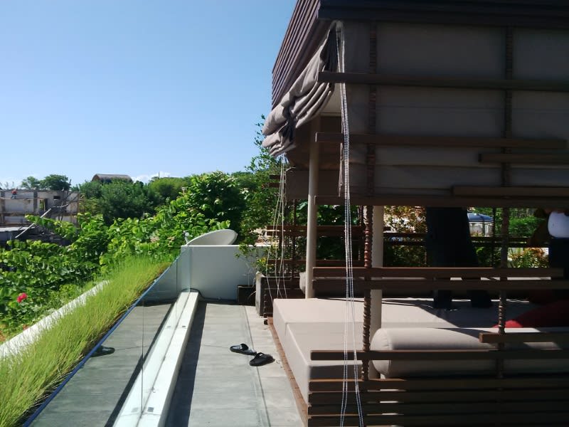 Tempat bersantai di atap cottage Majestic Point Villas