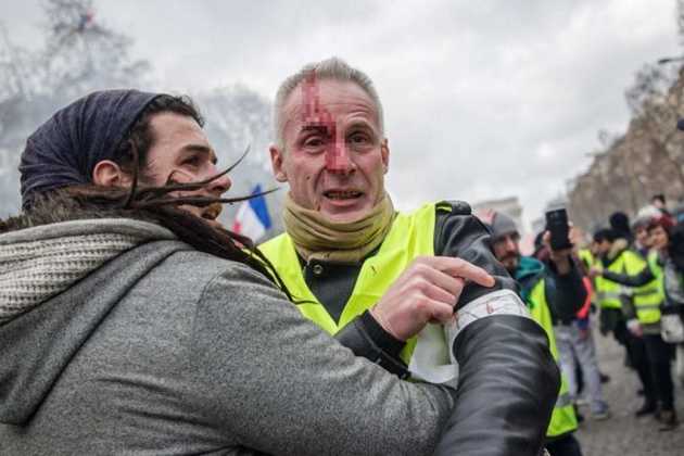 Yellow Vest protestor Yellow Vest protestor