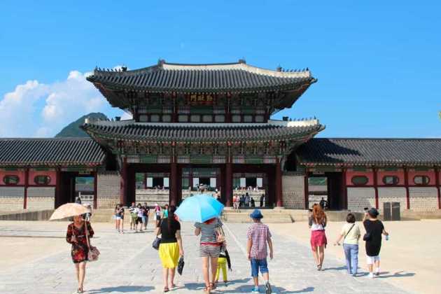 Tourists in South Korea Tourists in South Korea