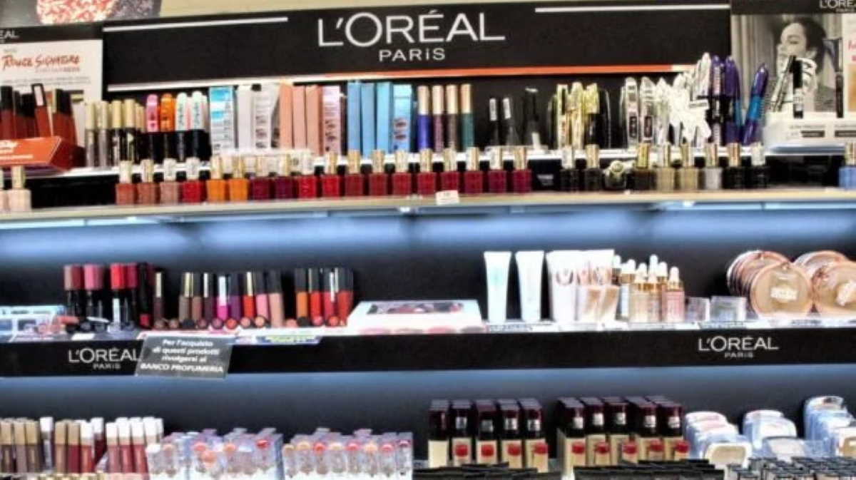 U.S. lawsuit claims L'Oreal makes up products to appear being from