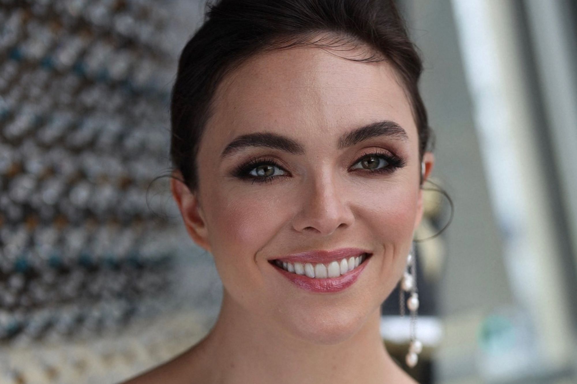 Jane applying professional photoshoot and editorial makeup in West Hollywood