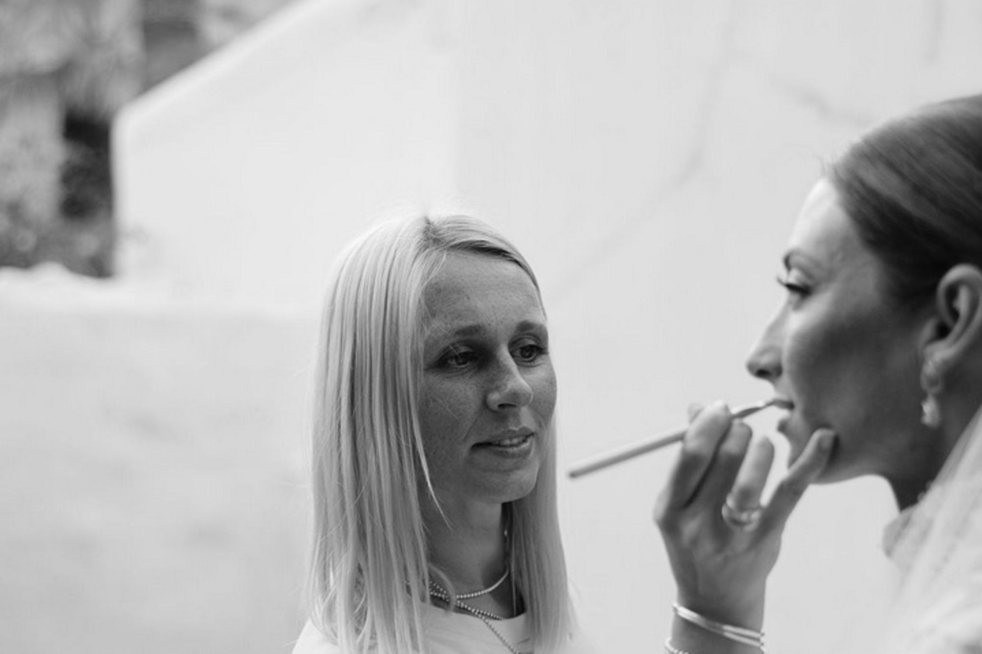 Jane, professional mobile makeup artist and hairstylist based in Los Angeles