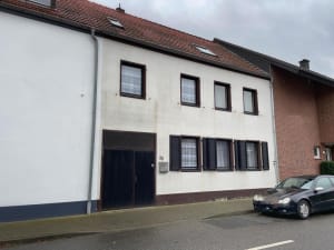 Reihenhaus mit Innenhof und separatem grossen Garten in Titz-Ameln