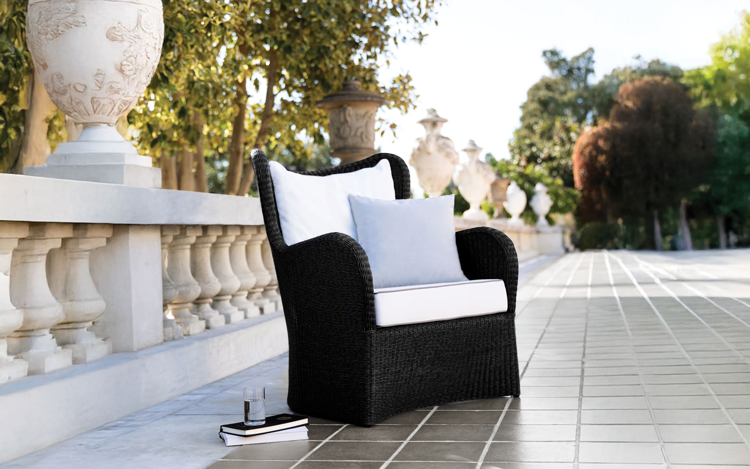 Butterfly Ii Lounge Chair | JANUS et Cie