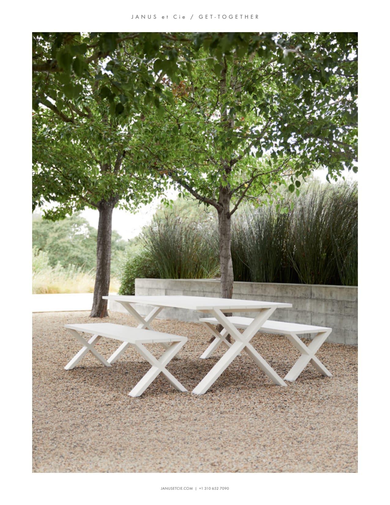 Get-Together Table 221 Dining Table | JANUS et Cie