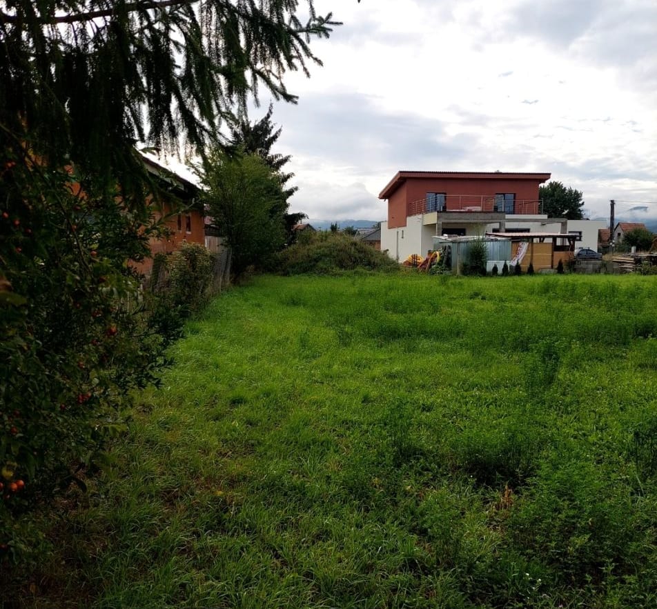 Predám slnečný pozemok v lokalite Pruské