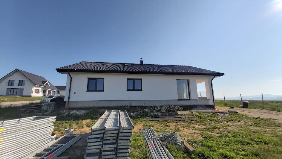 Predám slnečný dom v lokalite Malý Slavkov