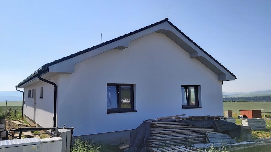 Predám slnečný dom v lokalite Malý Slavkov