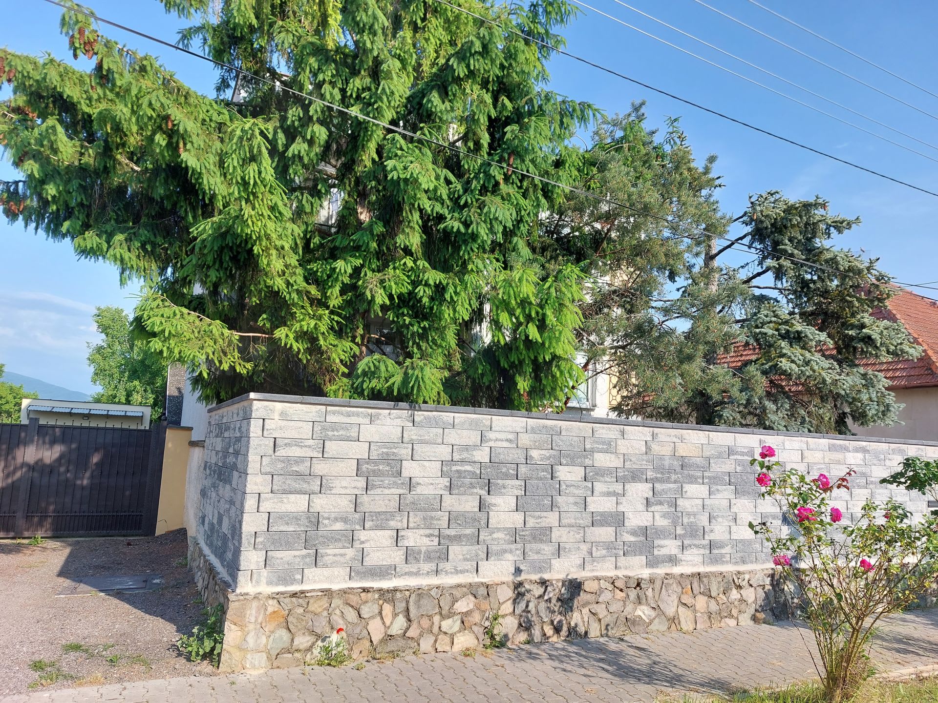 Predám obrovský dom v lokalite Ludanice