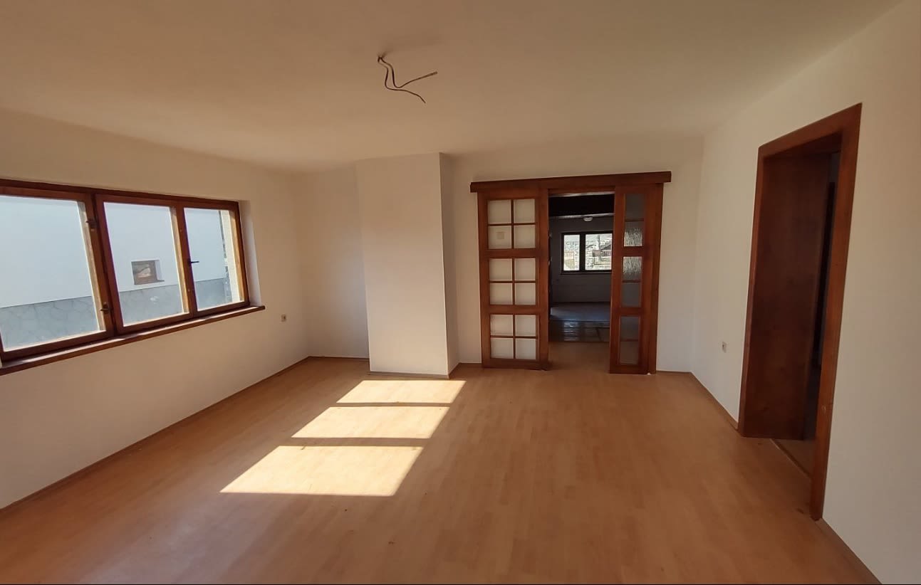 Predám slnečný dom v lokalite Nevidzany