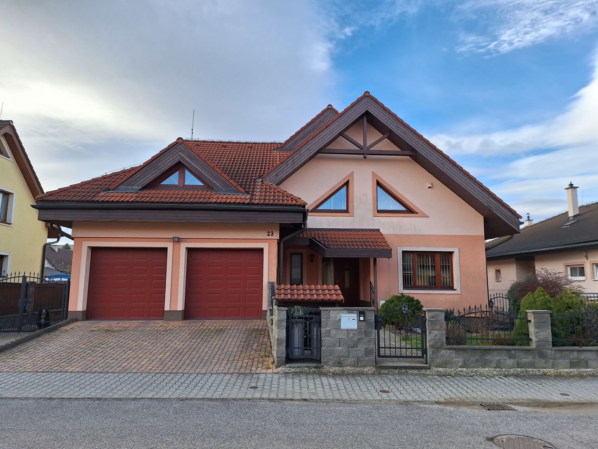 Predám slnečný dom v lokalite Ľubica