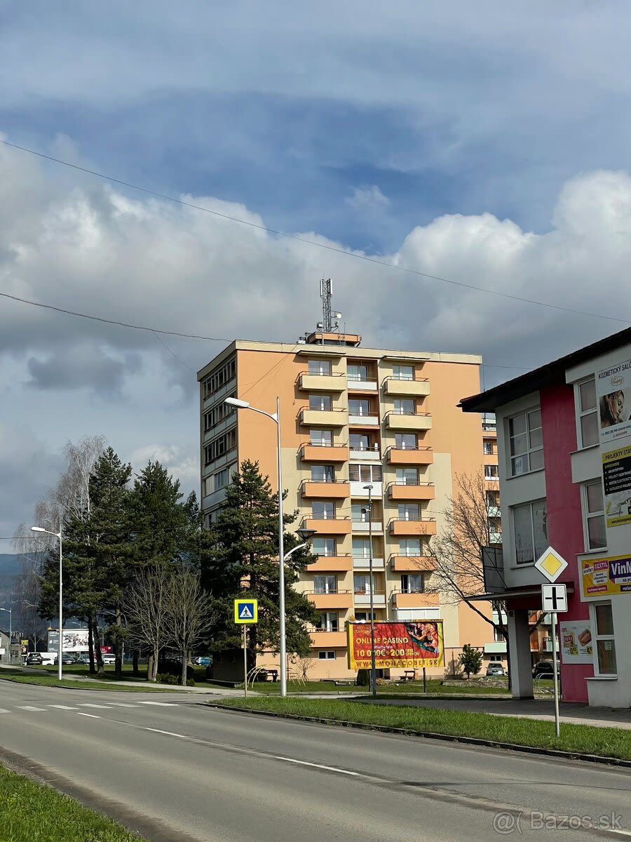 Predám slnečný byt v lokalite Detva - sídlisko