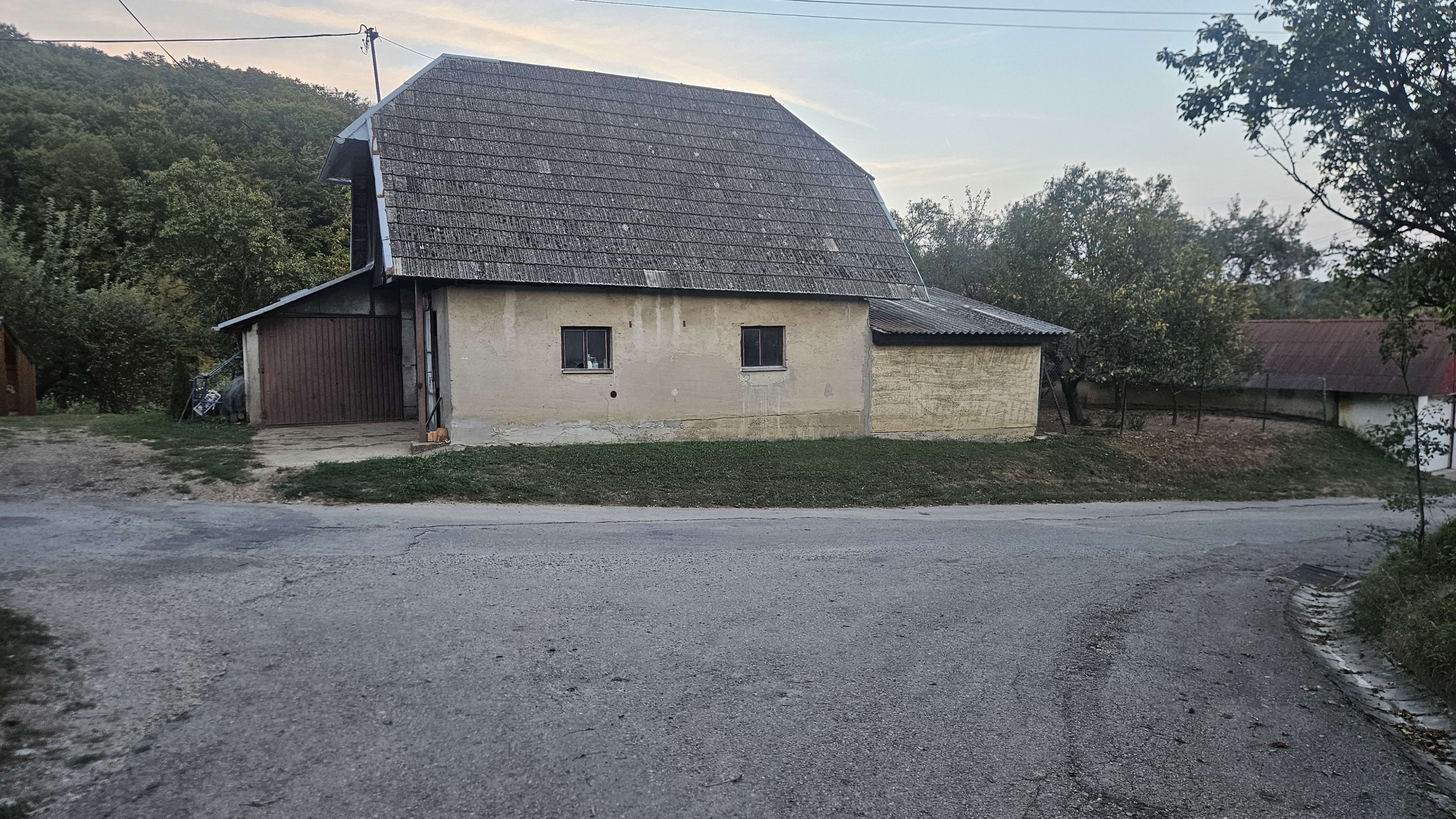 Predám slnečný pozemok v lokalite Lubina