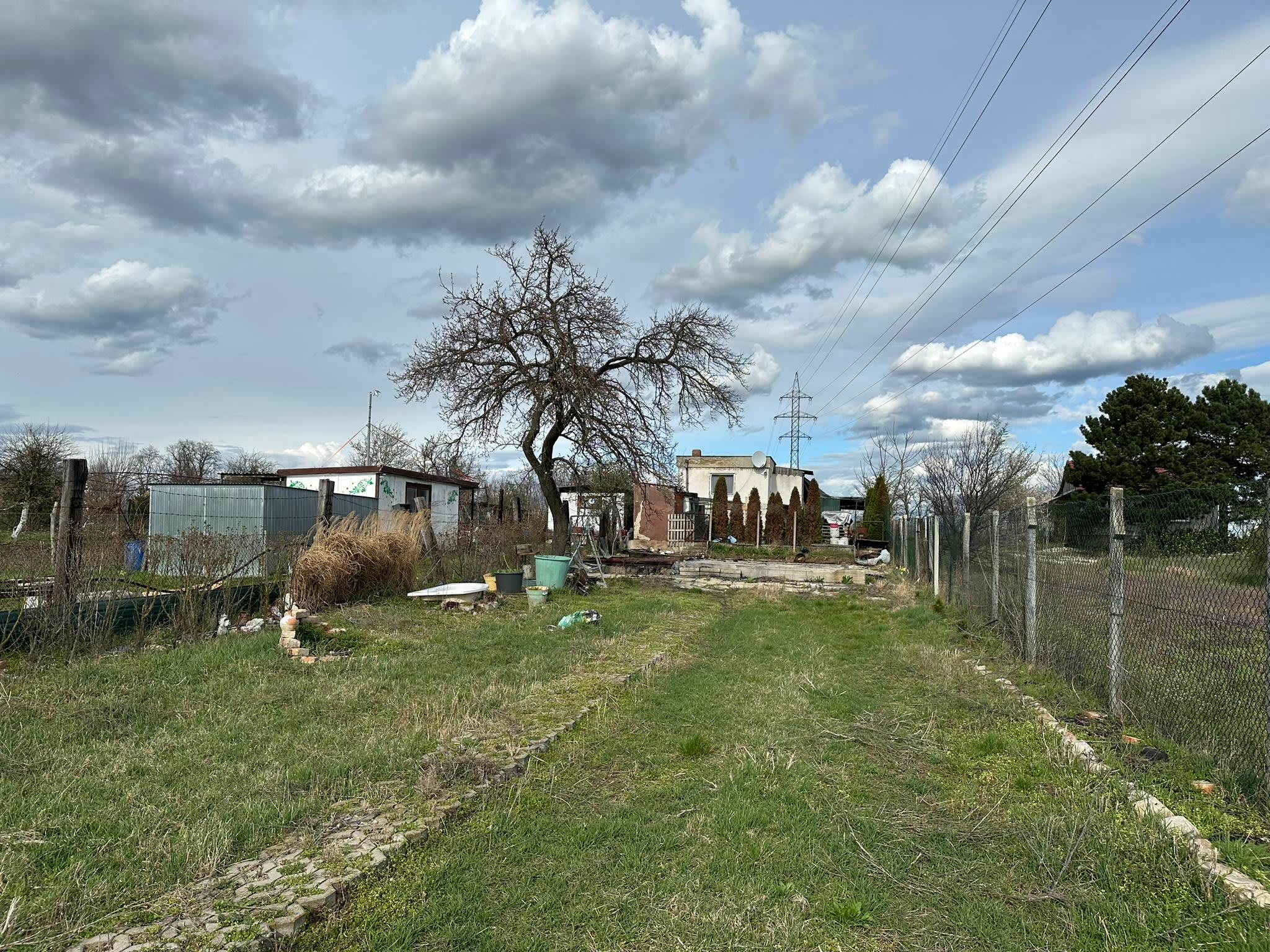 Predám slnečný pozemok v lokalite Nové Zámky