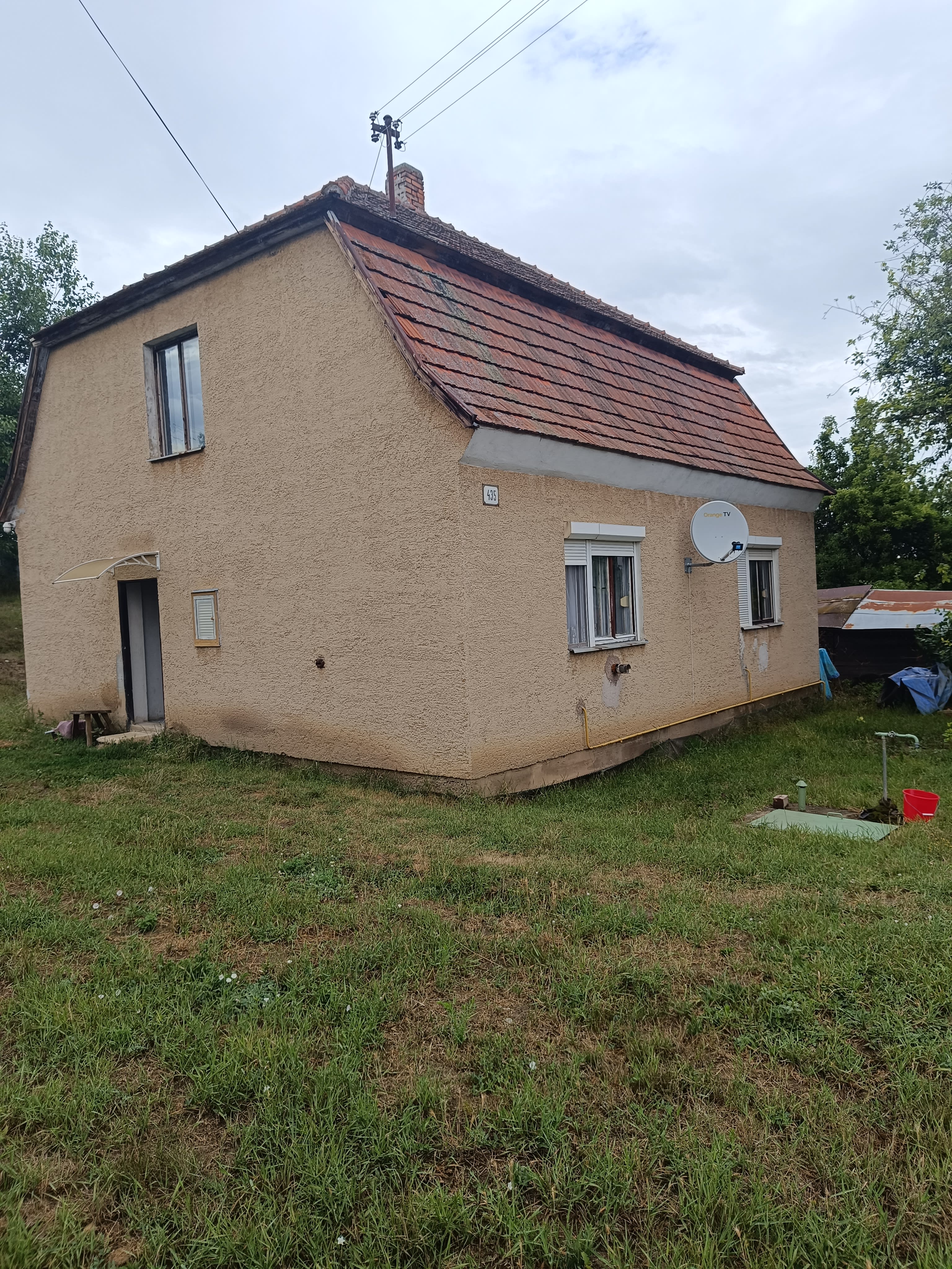 Predám slnečný dom v lokalite Semerovo