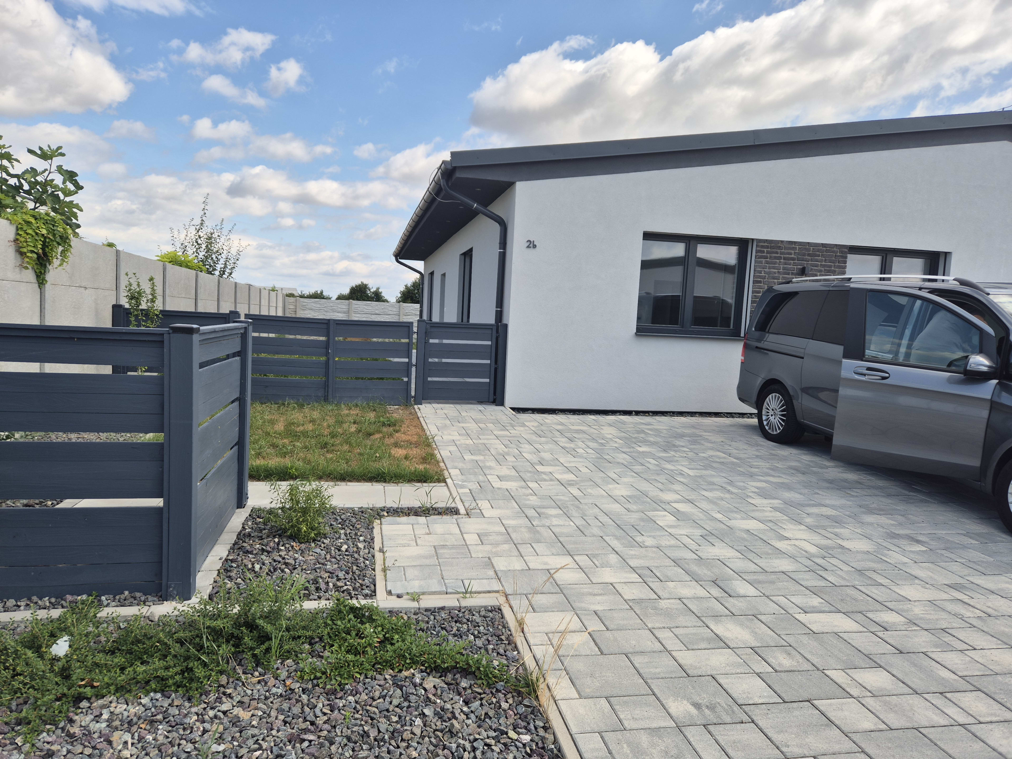 Prenajmem moderný dom v lokalite Hamuliakovo