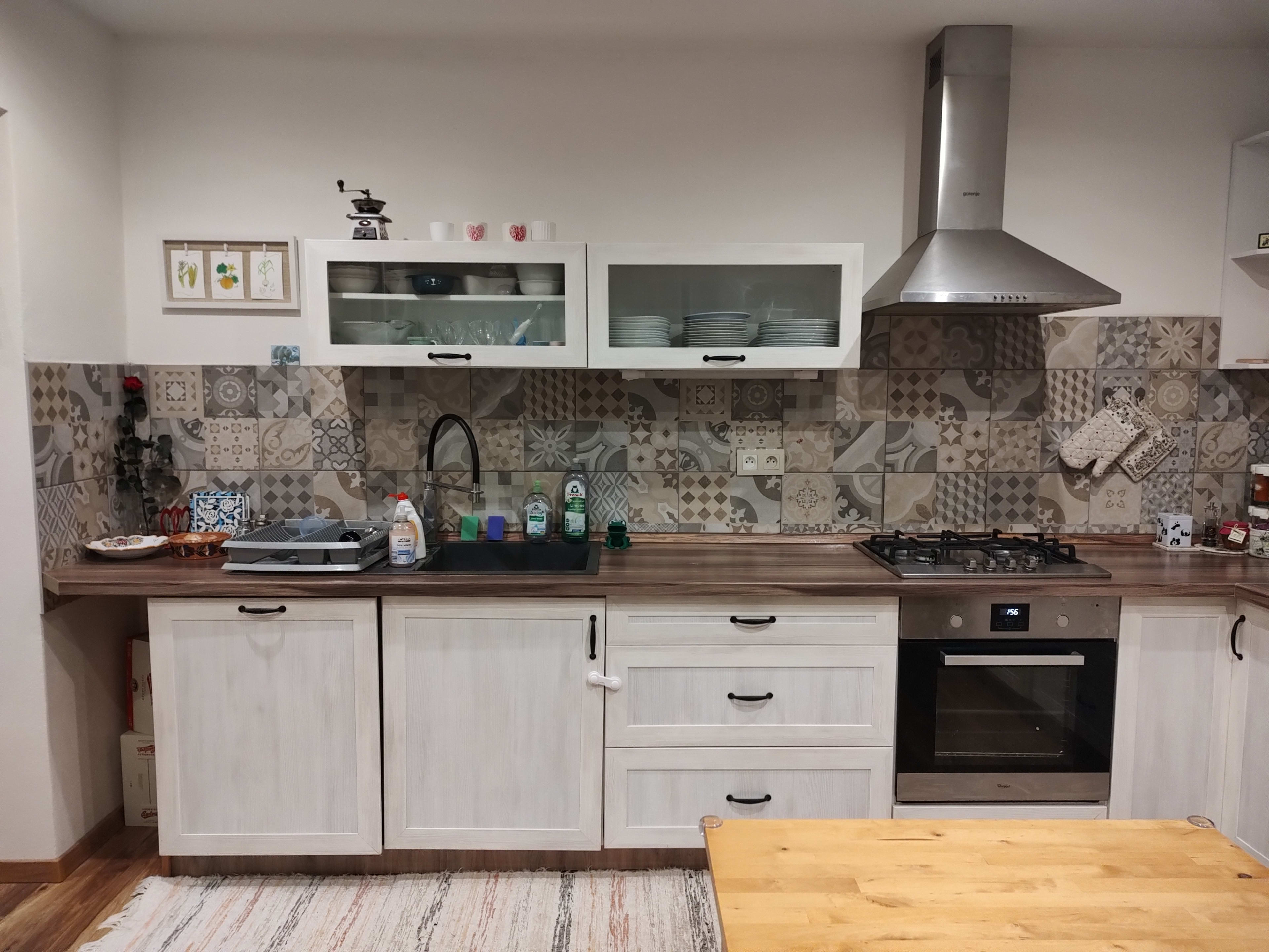 Predám Veľký dom v lokalite Mojmírovce