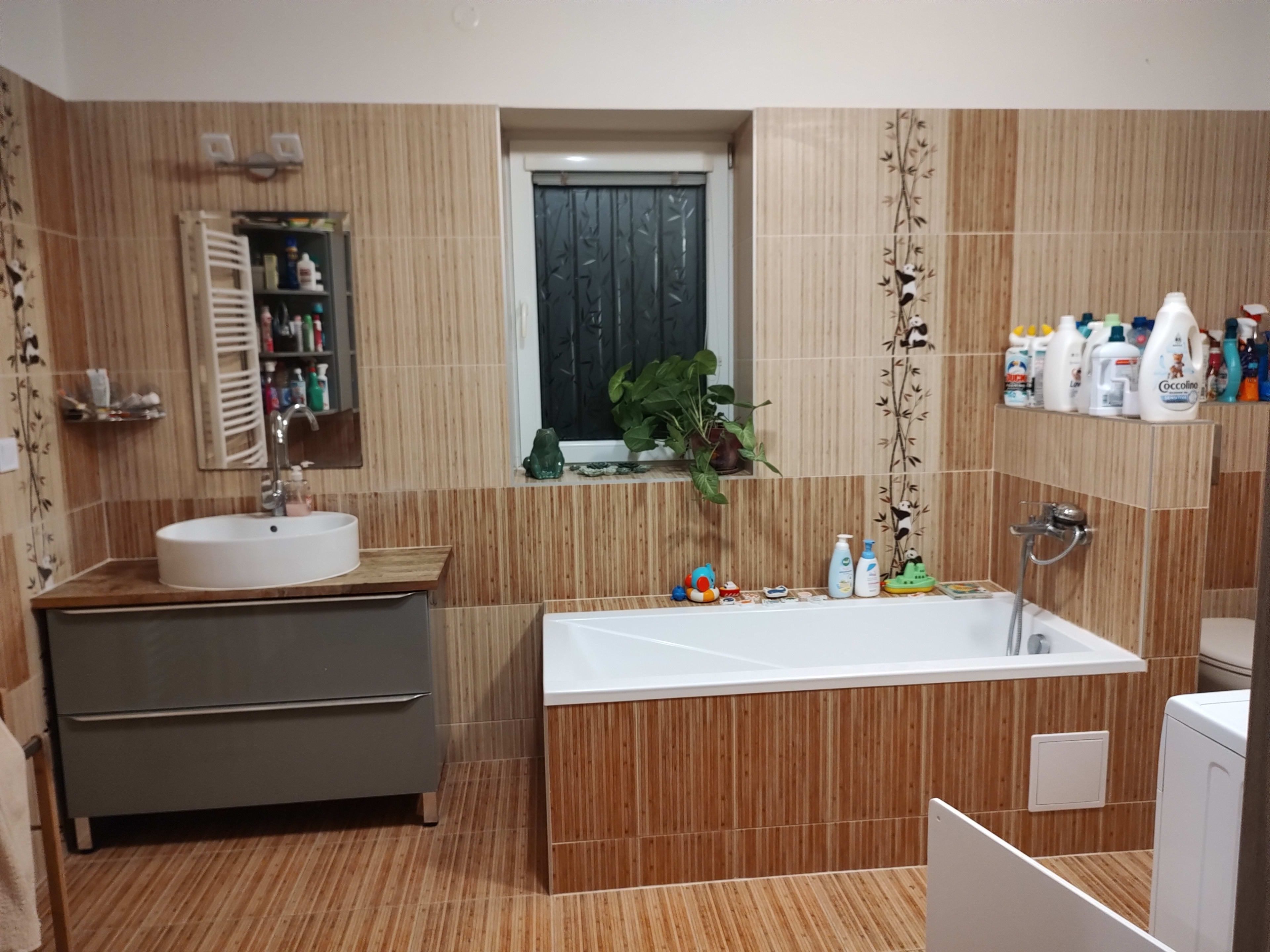 Predám Veľký dom v lokalite Mojmírovce