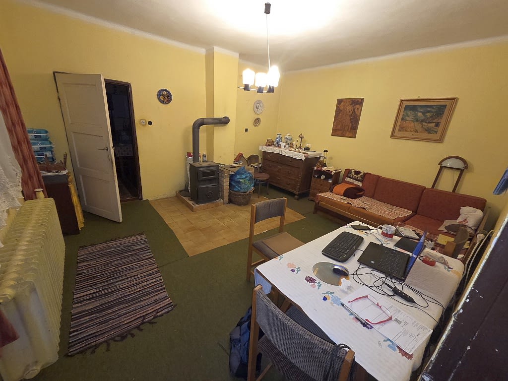 Predám Starší zachovalý dom v lokalite Nižný Hrabovec