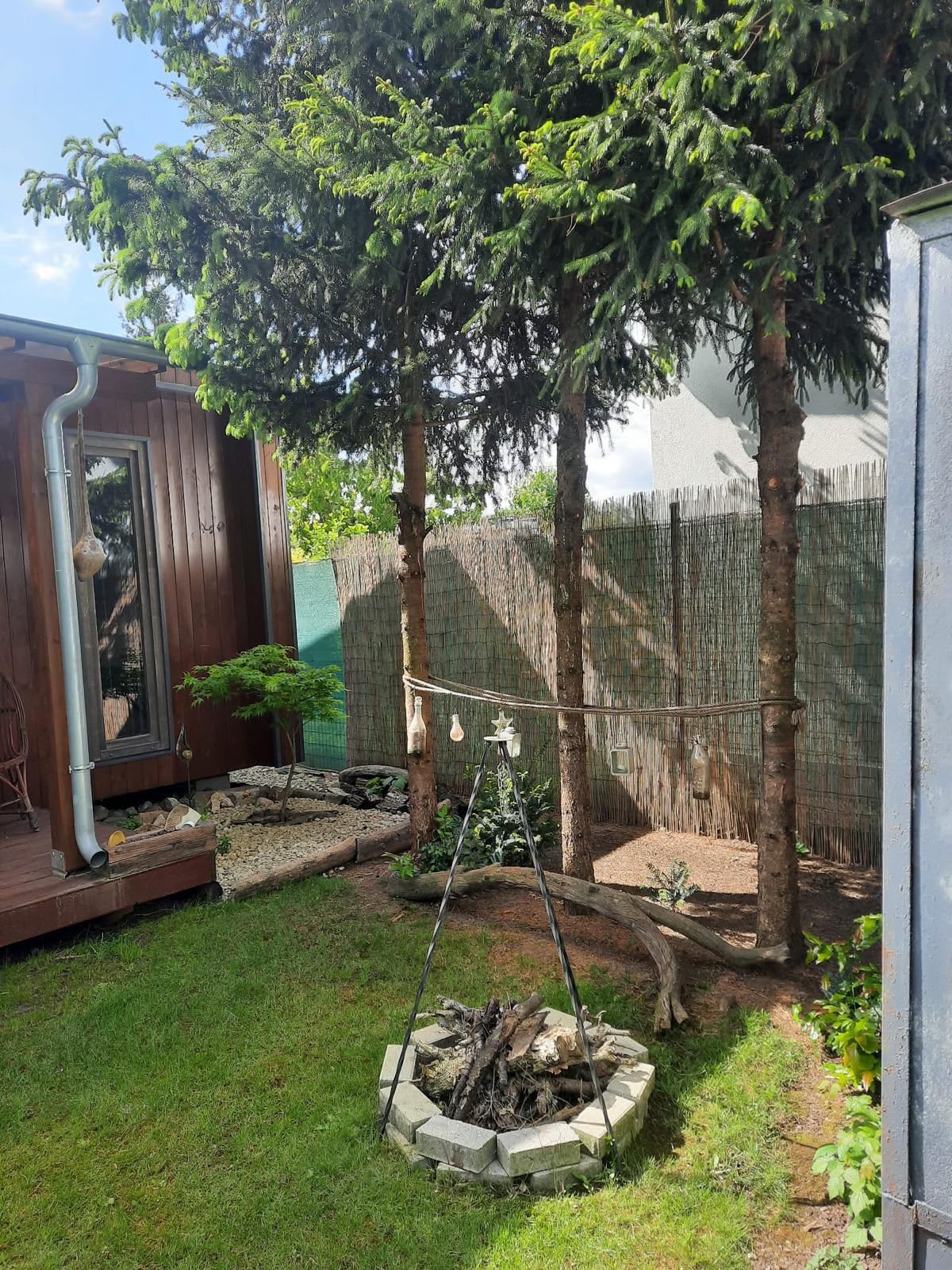 Predám slnečný pozemok v lokalite Dlhá nad Váhom