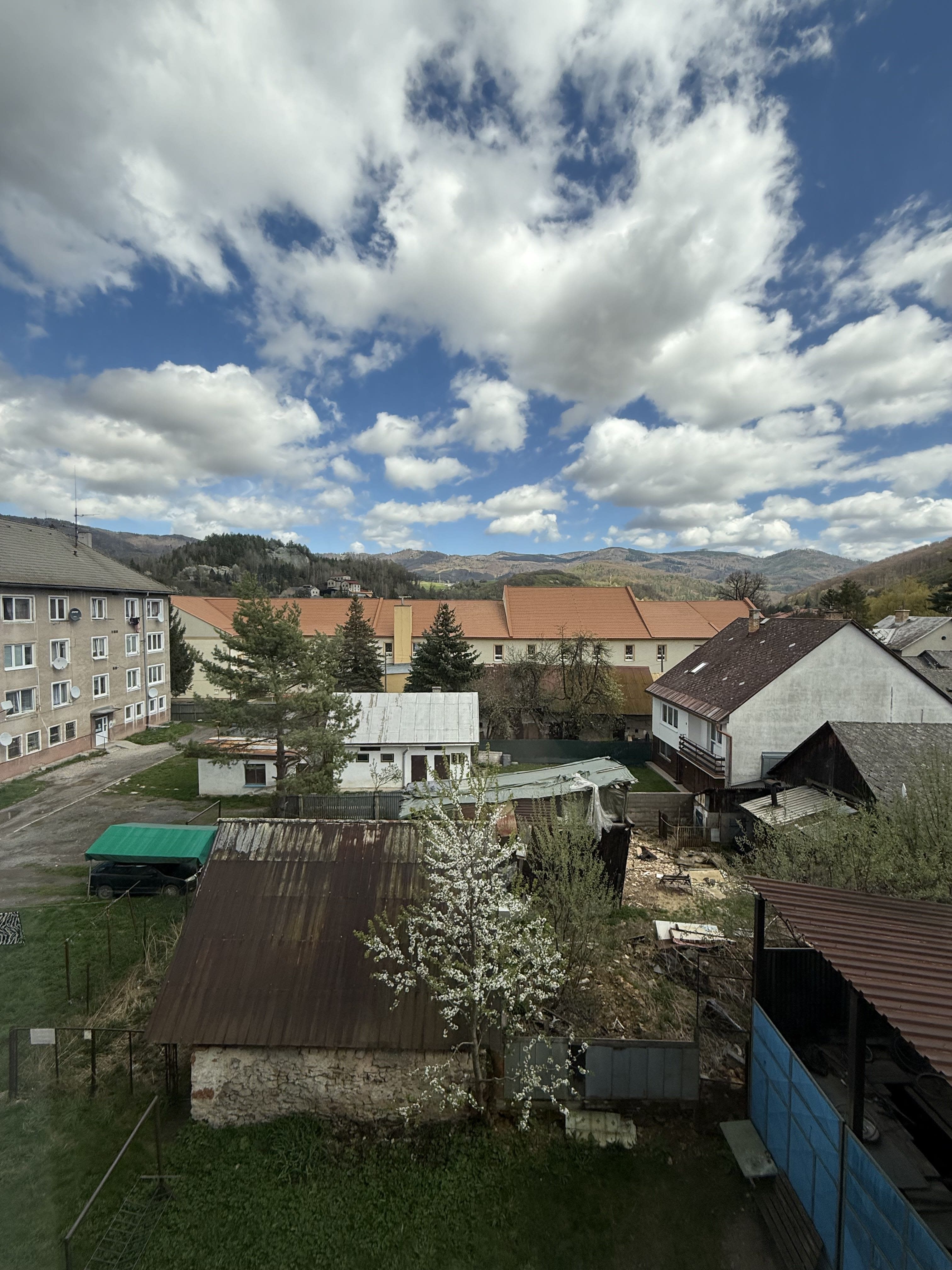Predám slnečný byt v lokalite Dobšiná