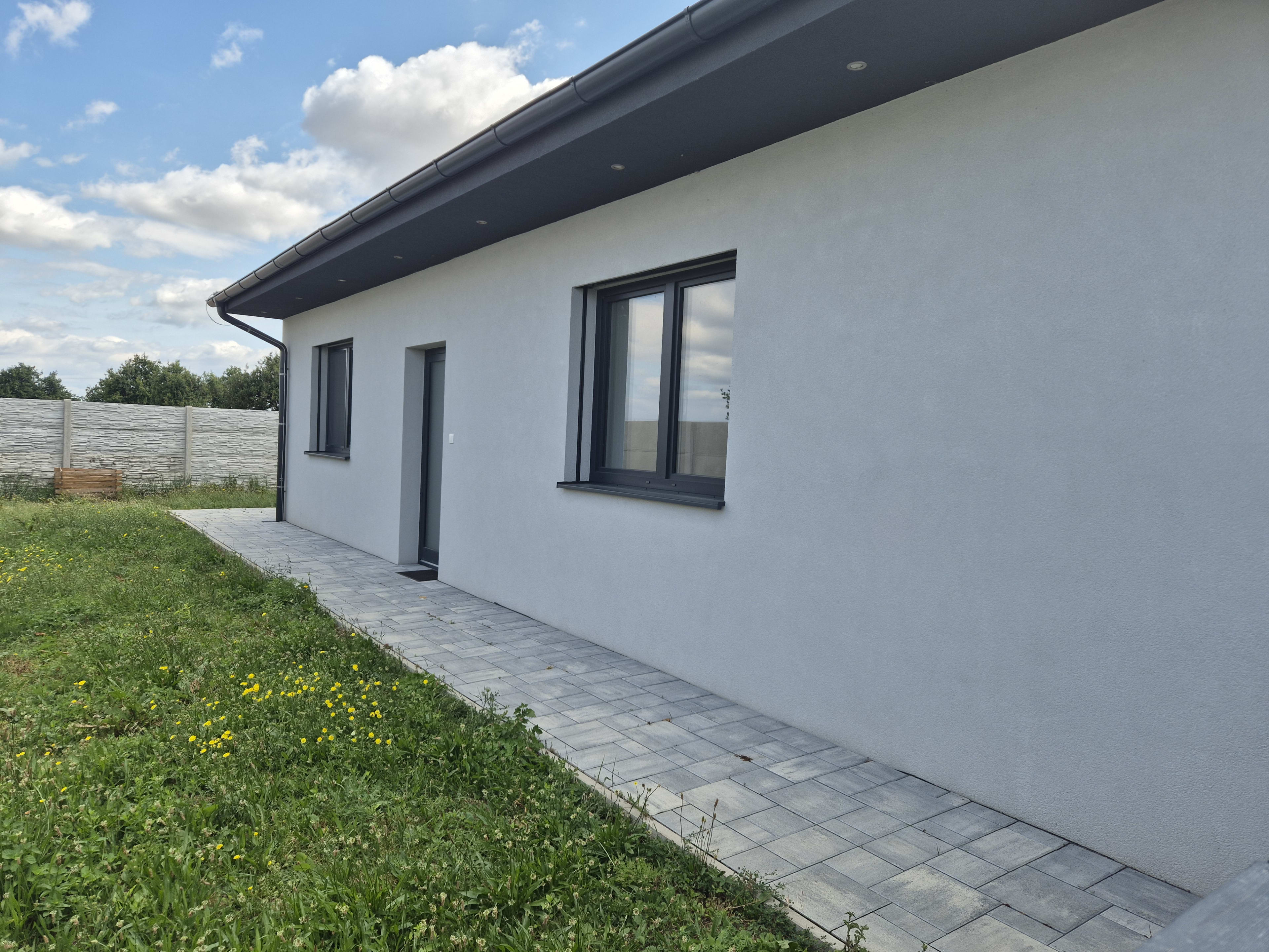 Prenajmem moderný dom v lokalite Hamuliakovo