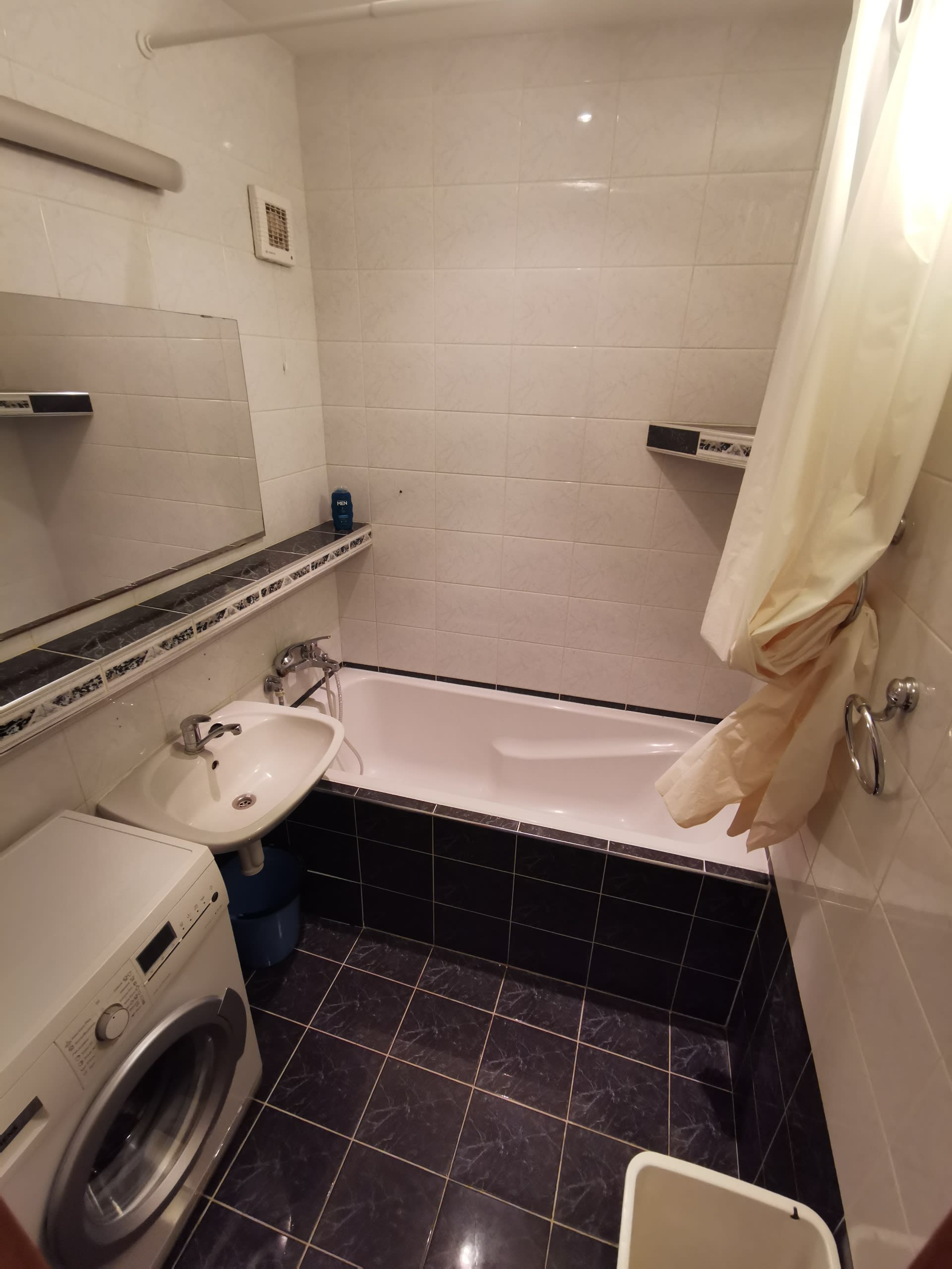 Prenajmem Priestranný byt v lokalite Karlova Ves